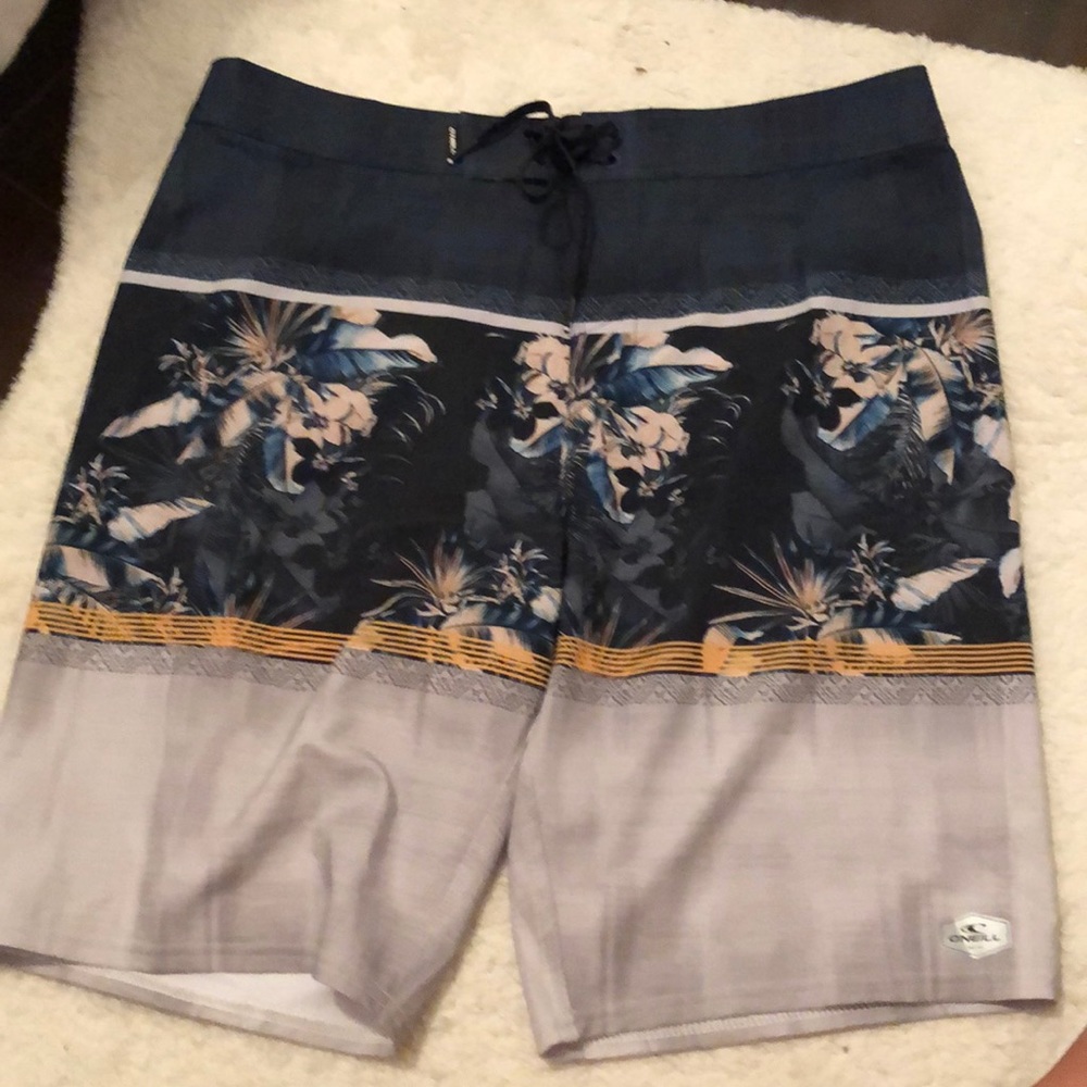 O’NEILL swim trunks